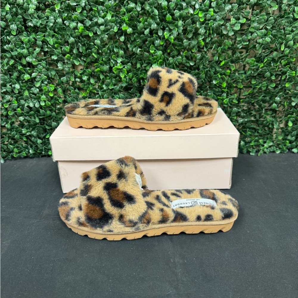 CHINESE LAUNDRY Rally Leopard Faux Fur Slide - W9